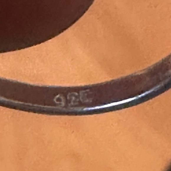 Elegant Sterling Silver Knot Ring - Picture 3 of 3